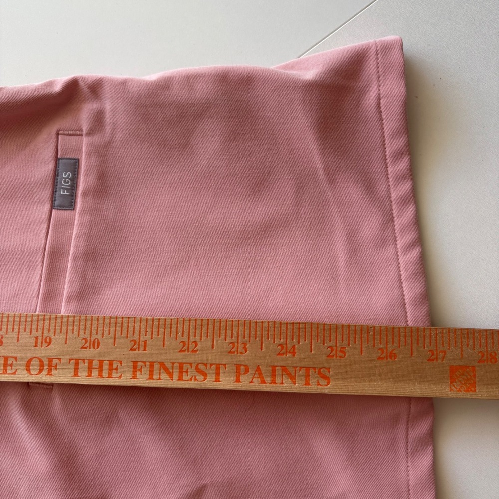 FIGS Casma Scrub Top Women Medium Pink V-Neck Short Sleeve 1000213 - Picture 7 of 7